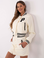 Hurtownia Ecru dwuczęściowy komplet z naszywką 