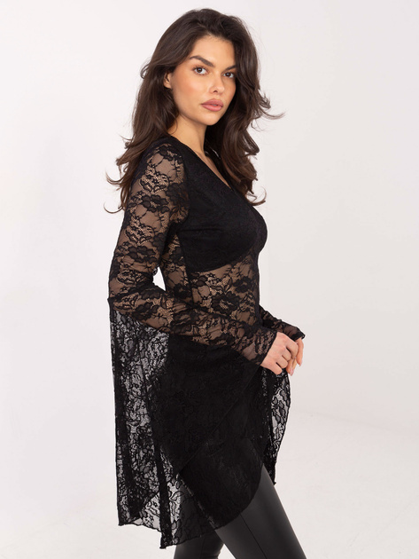 Czarna koronkowa bluzka z dekoltem V
