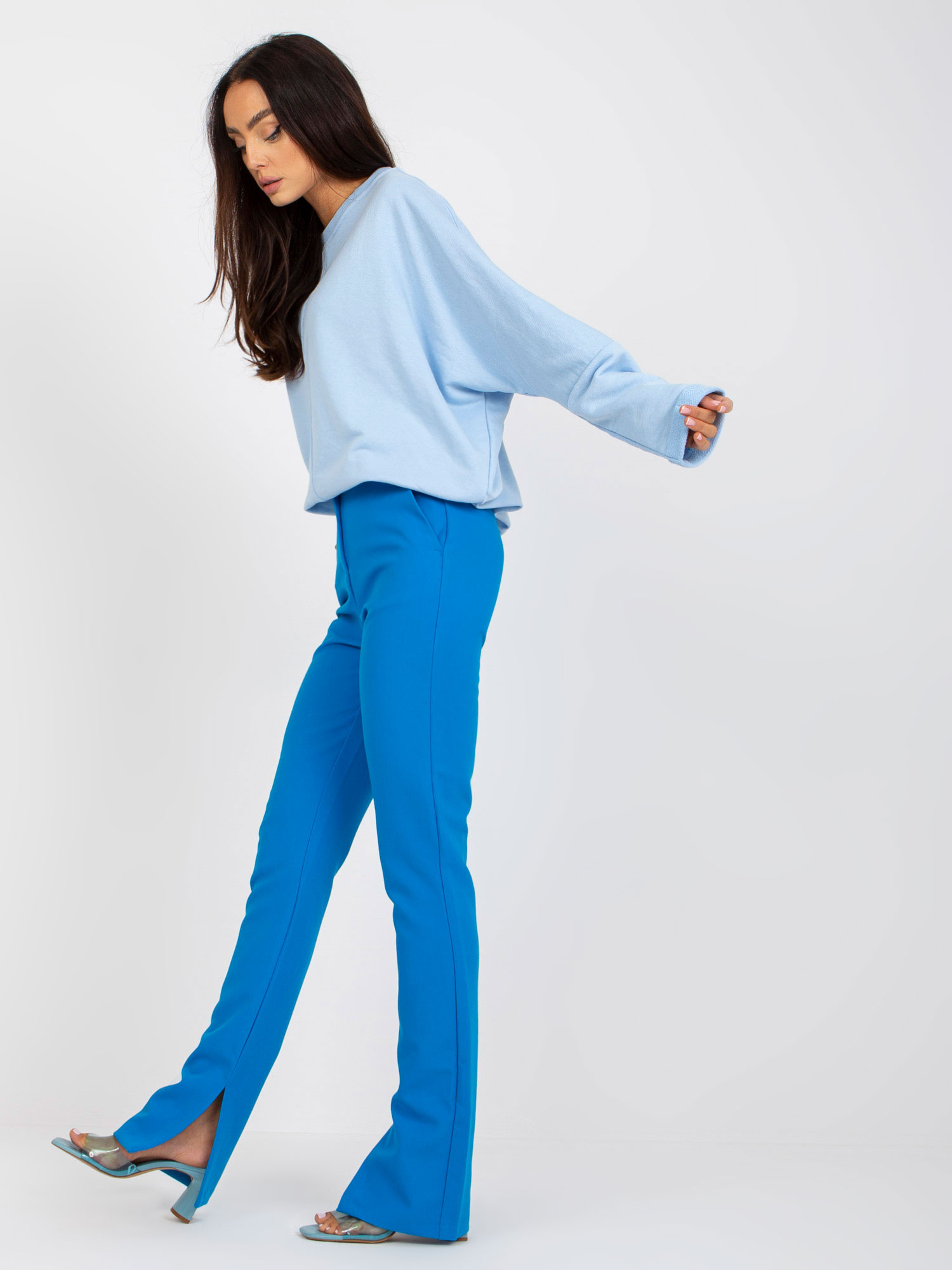Jasnoniebieska damska bluza basic o kroju oversize RUE PARIS
