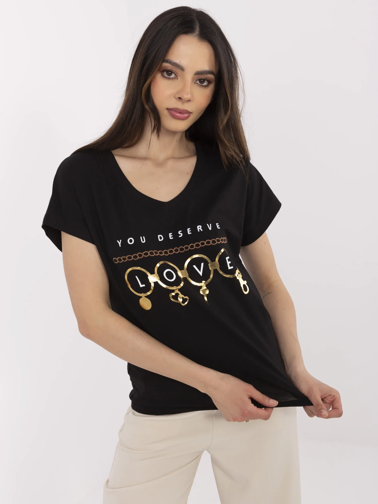 Czarny damski t-shirt z haftem