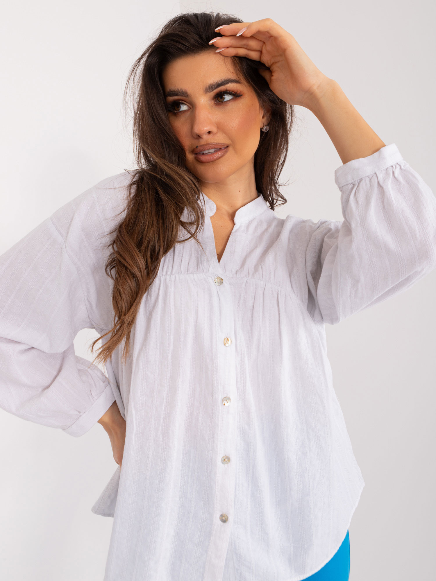 Hurt white casual women's shirt in oversized cut.