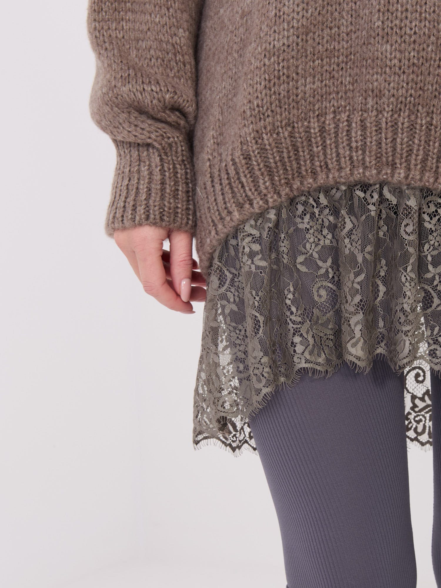 Sweter ciemny bezowy
