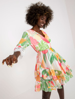 Hurt Różowo-zielona kopertowa sukienka z falbanami i printem