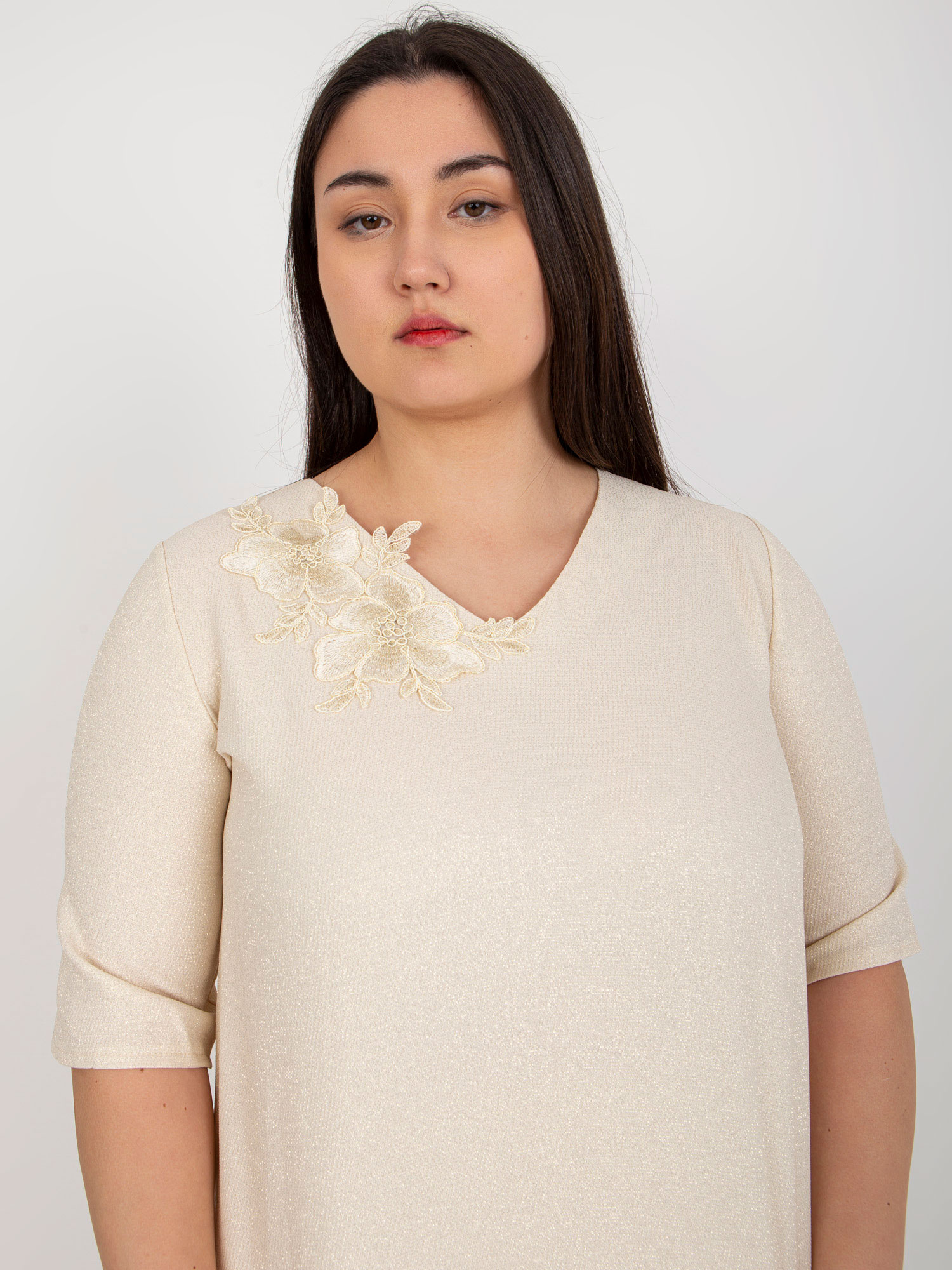 Beżowa bluzka plus size z krótkim rękawem