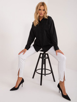 Hurtownia Czarna rozpinana koszula damska z naszywką