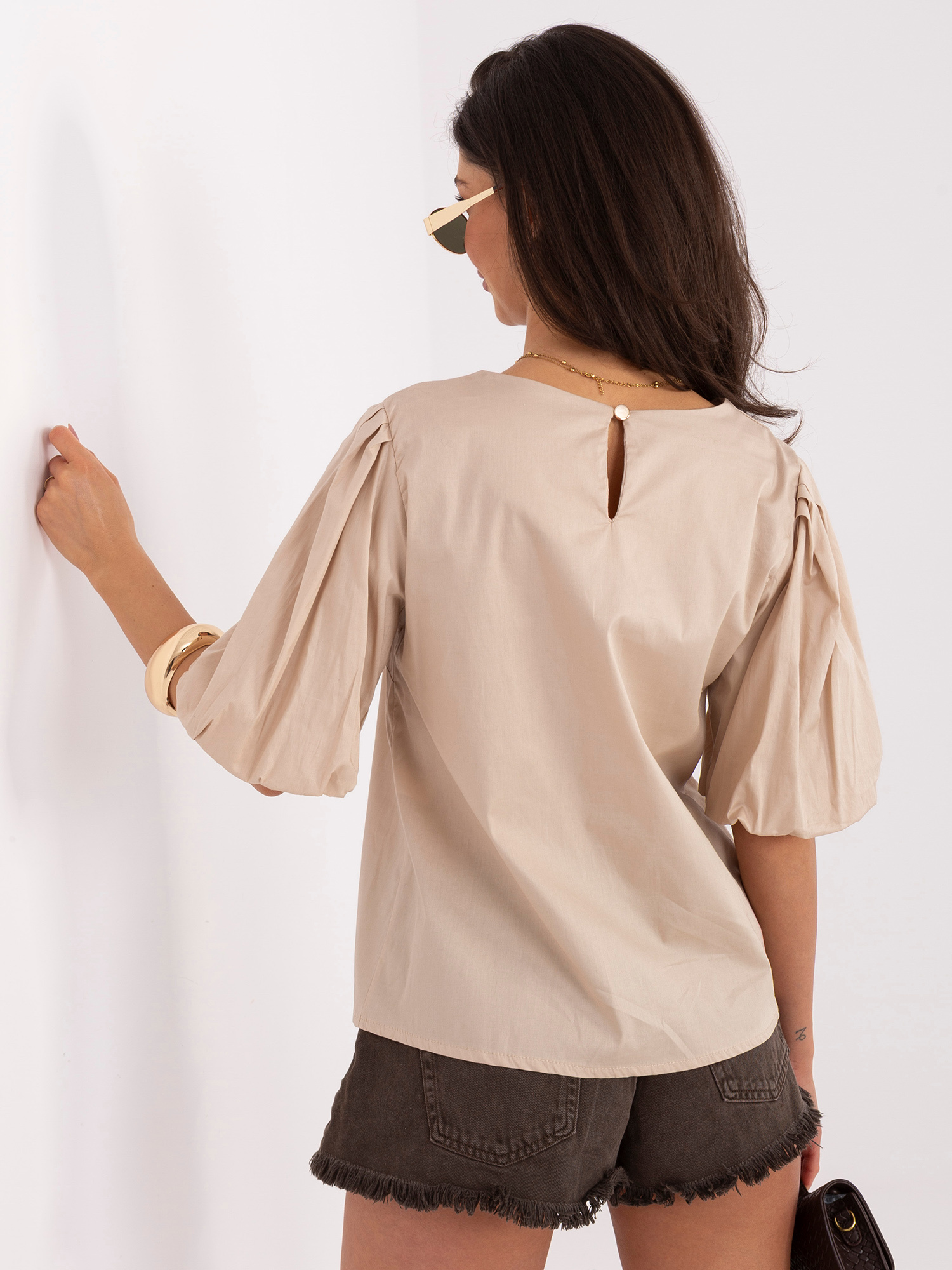 Beżowa damska bluzka oversize z bawełny 