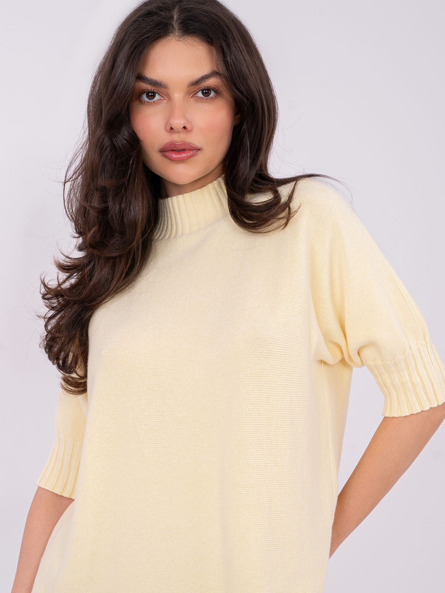 Sweter jasny żółty