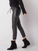 Czarne spodnie woskowane Jackie