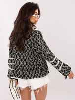 Czarna haftowana bluzka z bufiastym rękawem