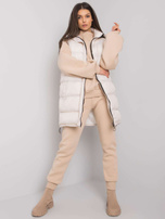 Beżowy komplet z kamizelką Winchester 