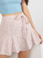 Hurt Biało-różowe krótkie spódnico spodenki w kwiaty