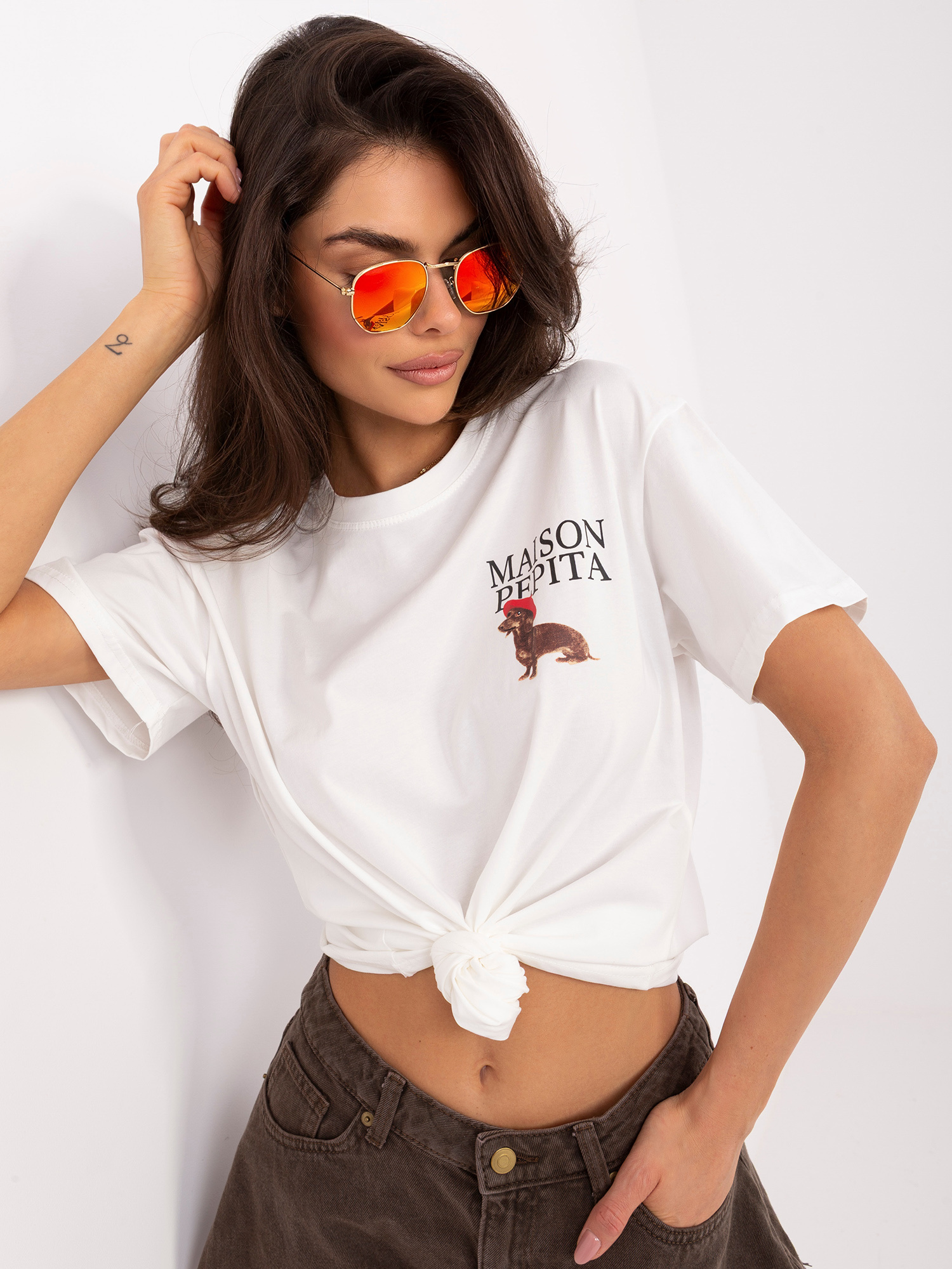 Ecru bawełniany t-shirt z napisem