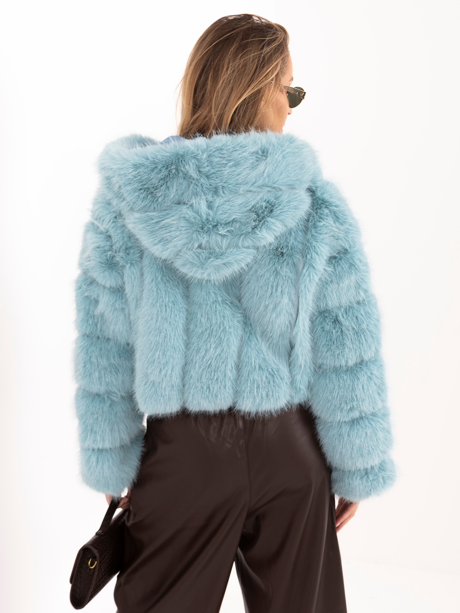 Mintgroßhandel kurze Felljacke mit Kapuze.
