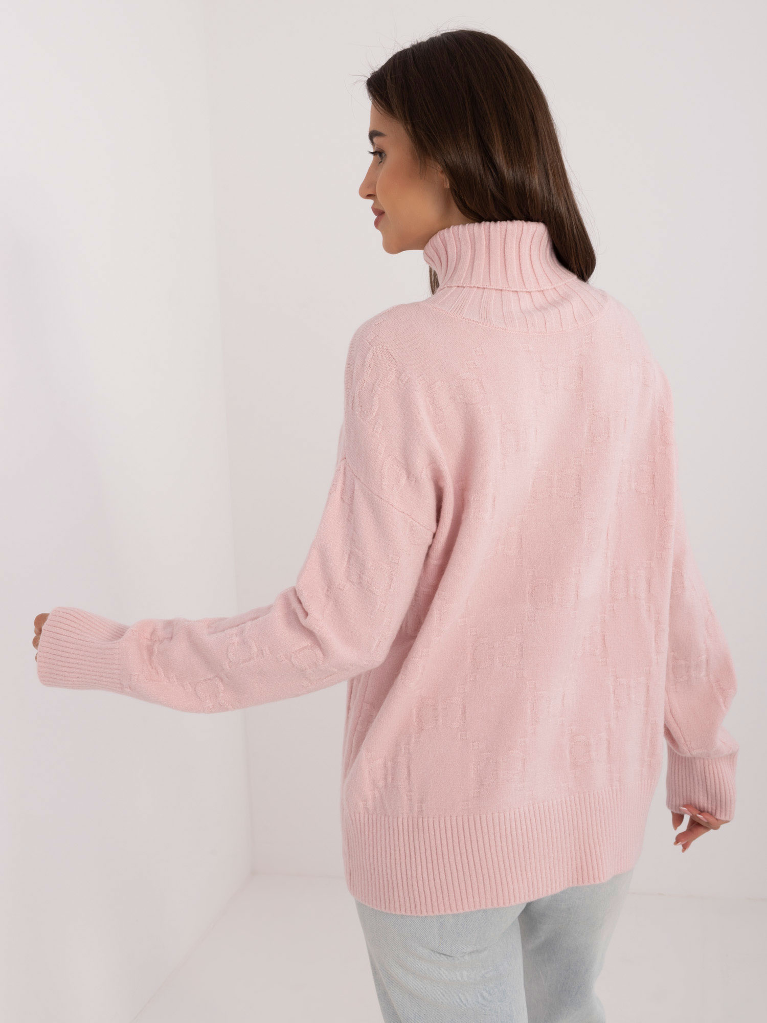 Sweter jasny różowy