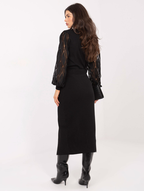 Czarna dopasowana spódnica z dzianiny