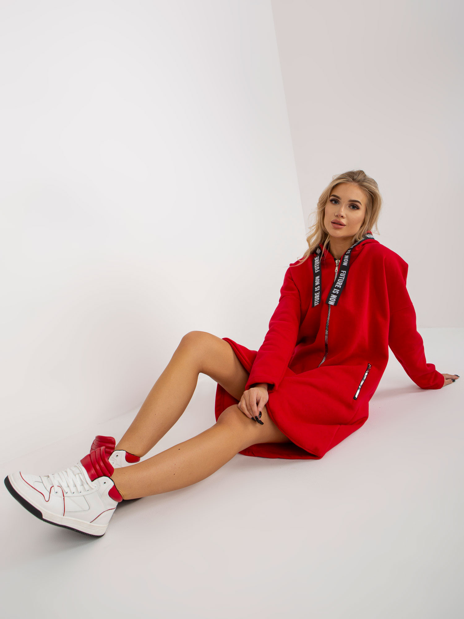 Czerwona długa dresowa bluza rozpinana oversize