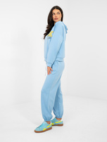 Pastelowy niebieski komplet ze spodniami typu jogger RUE PARIS  