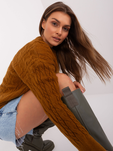 Hurt Jasnobrązowy klasyczny sweter z warkoczami