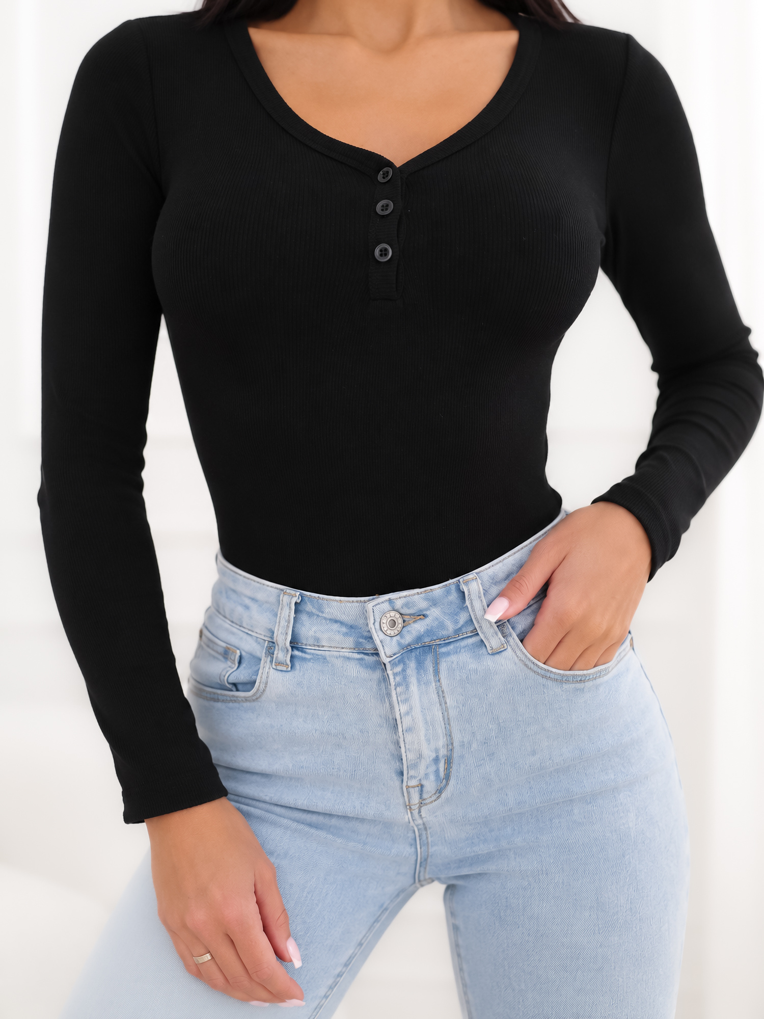 Czarne prążkowane body z bawełny