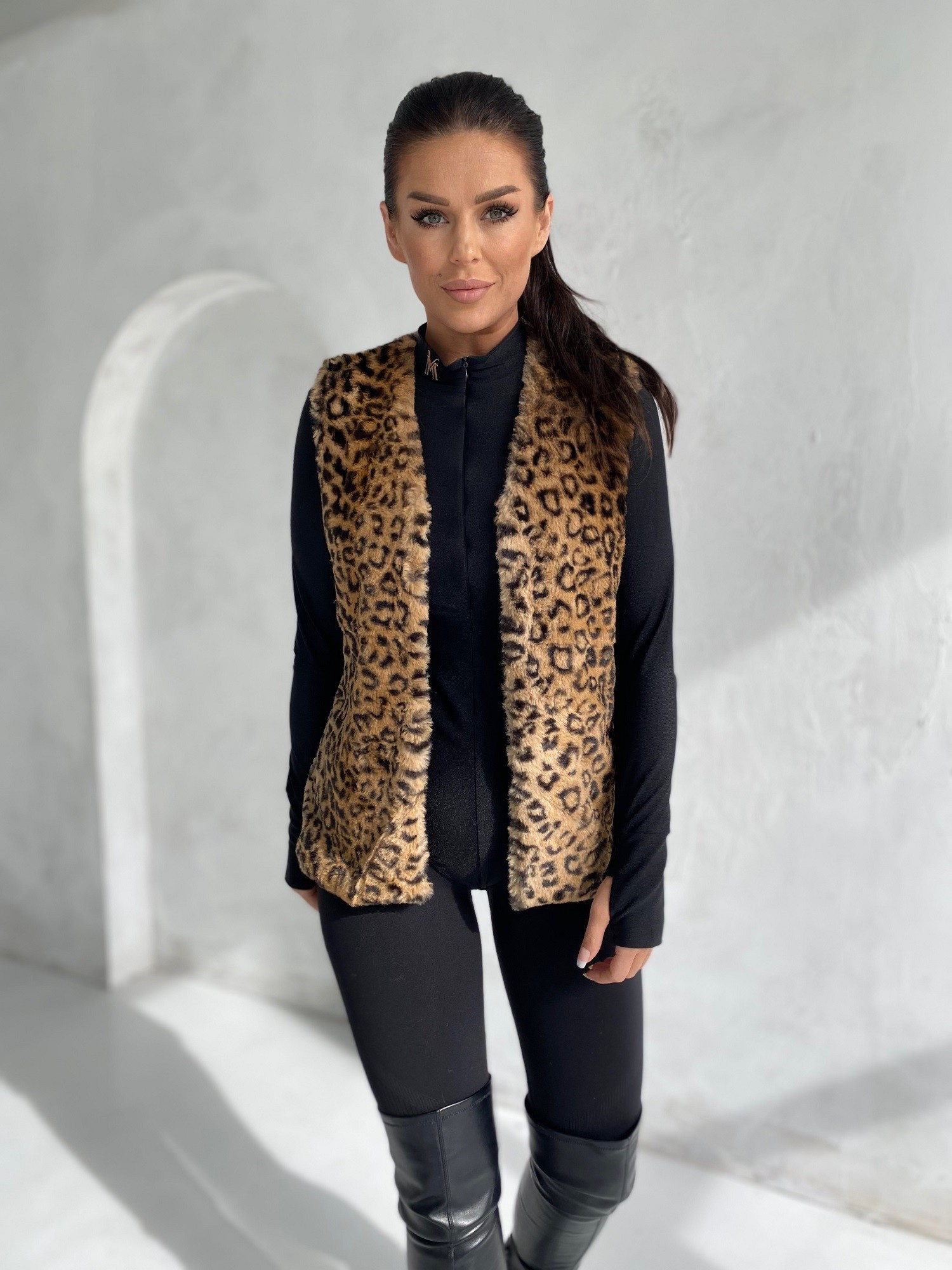 Beige fur vest in Perrina