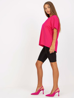 Hurtownia Fuksjowy asymetryczny t-shirt basic z bawełny 
