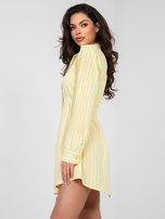 Pastelowa żółta koszulowa sukienka w paski RUE PARIS