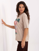 Beżowy damski t-shirt z napisami FRESH MADE 