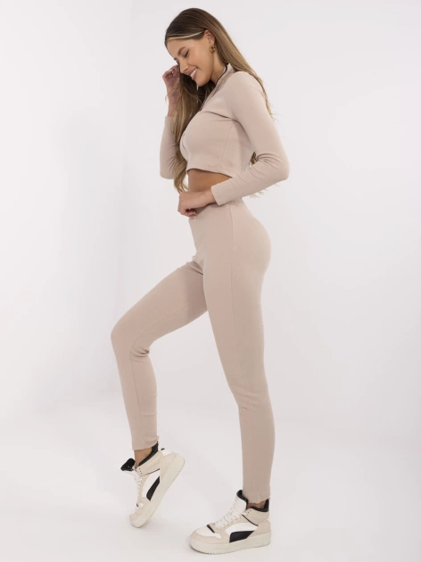 Jasnobeżowy dwuczęściowy prążkowany komplet Ivette RUE PARIS