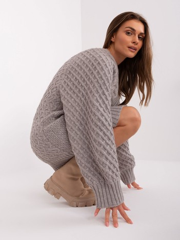 Hurt graue Mini-Strickkleid mit Zöpfen.