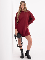 Bordowa sukienka basic o kroju oversize 