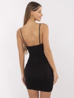 Czarna mini sukienka na imprezę