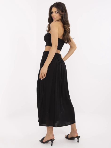 Czarna midi spódnica z plisowaniem SUBLEVEL