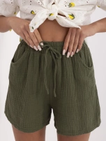 Khaki muślinowe szorty z kieszeniami