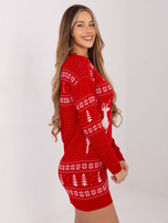 Czerwony długi sweter w śnieżynki 