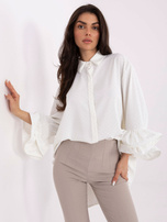 Ecru wizytowa koszula z falbanami przy rękawach
