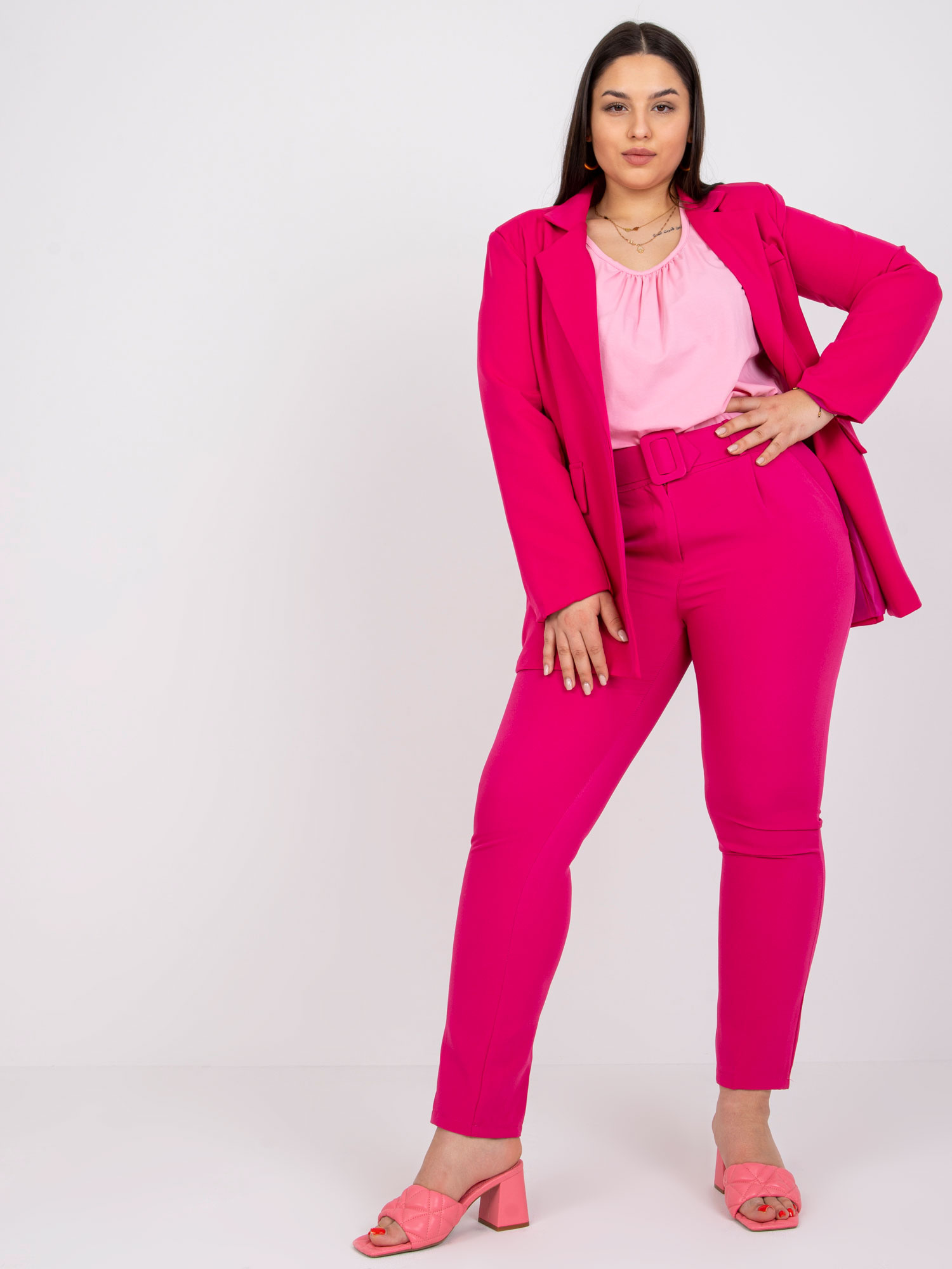 Šviesiai rožinė medvilninė plus size marškinėliai Celeste.