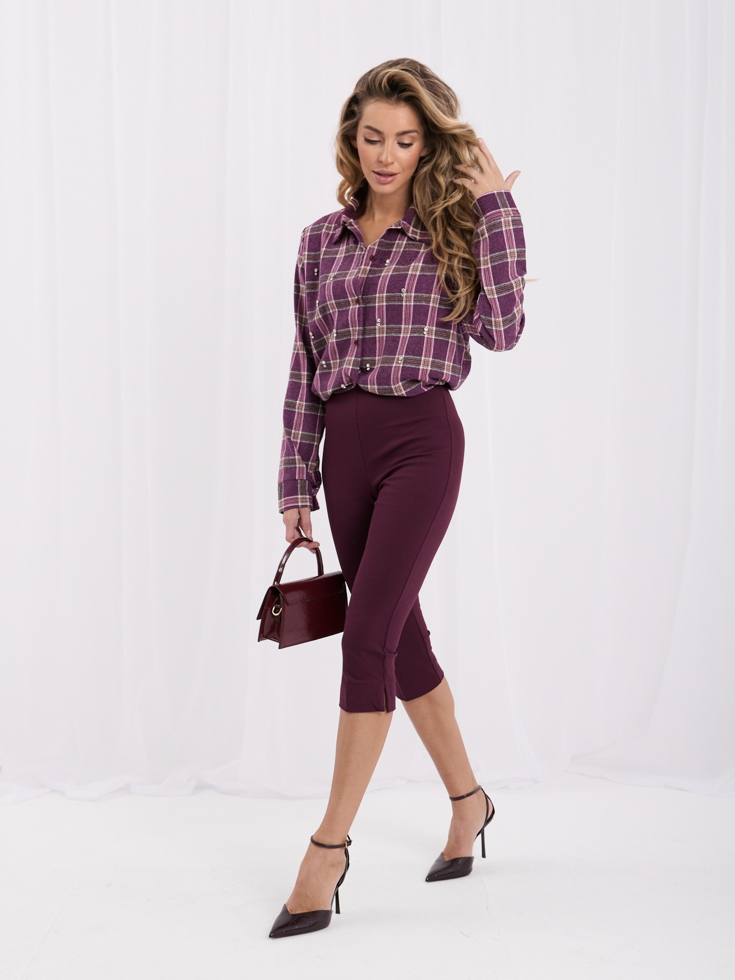 Fialová flanelová košile oversize s límečkem.