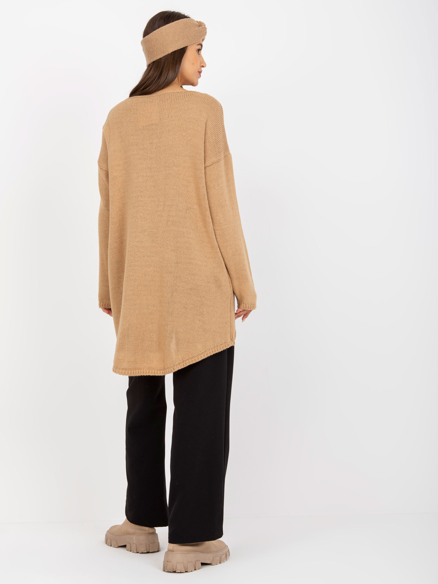 Camelowy sweter oversize z dłuższym tyłem OCH BELLA