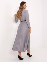 Szara rozkloszowana sukienka z ozdobnym guzikiem