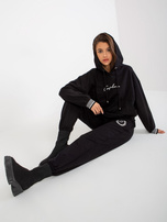 HurtCzarny luźny komplet dresowy z bluzą z aplikacją 