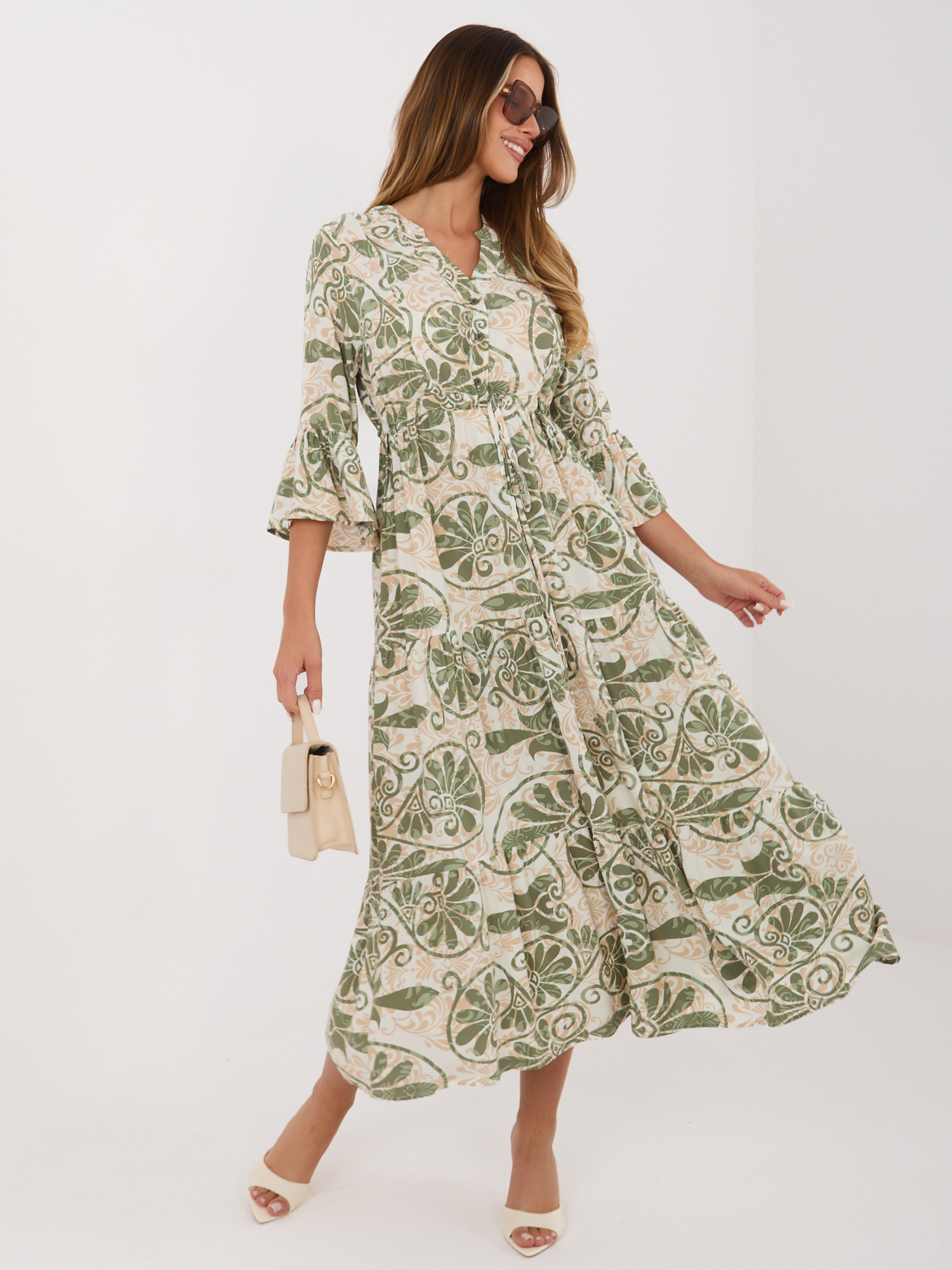 Zielona letnia sukienka we wzory 