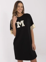 Hurt Czarna dresowa sukienka oversize z nadrukiem