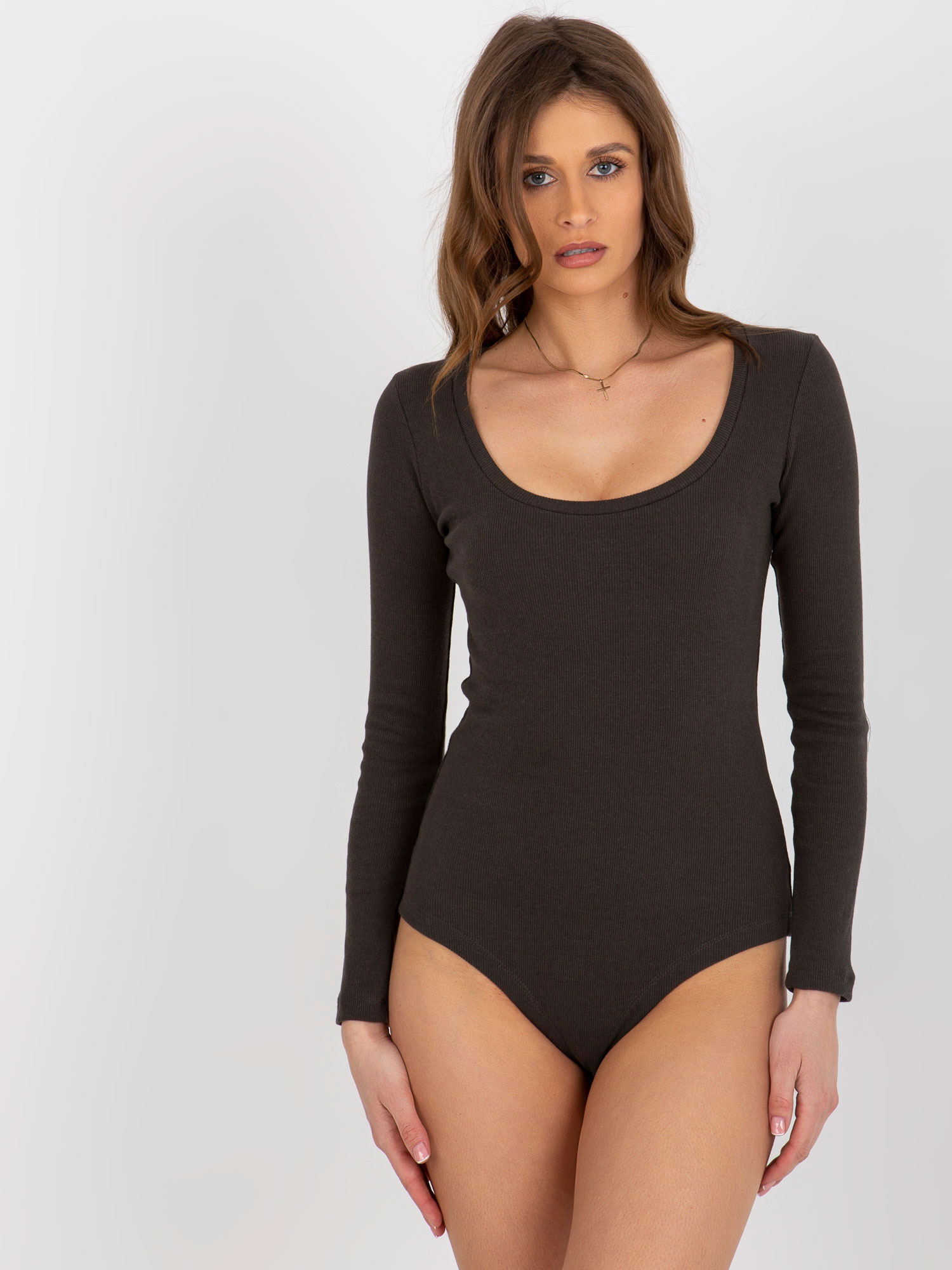 Khaki prążkowane body basic z długim rękawem