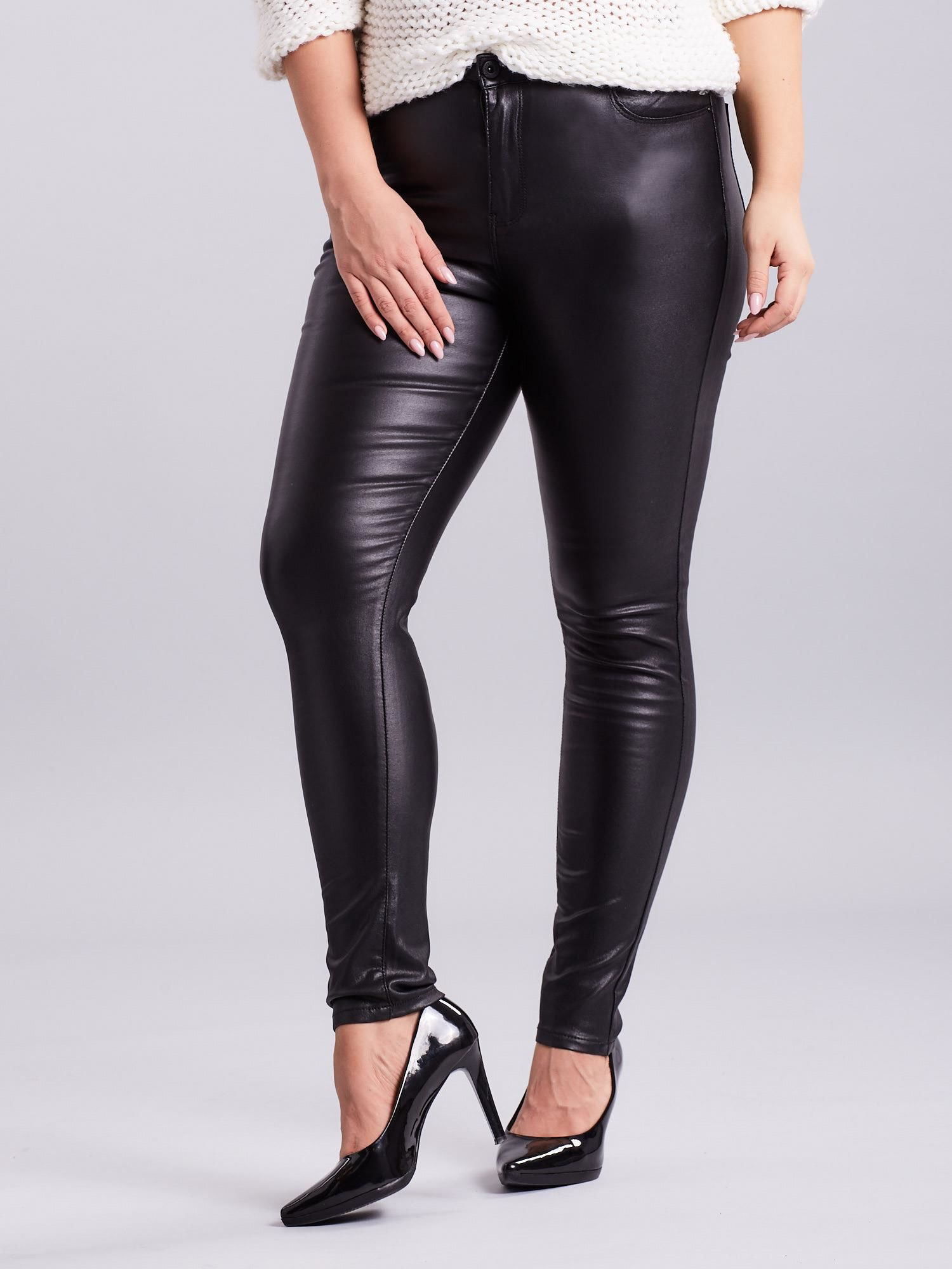 Czarne woskowane spodnie skinny PLUS SIZE