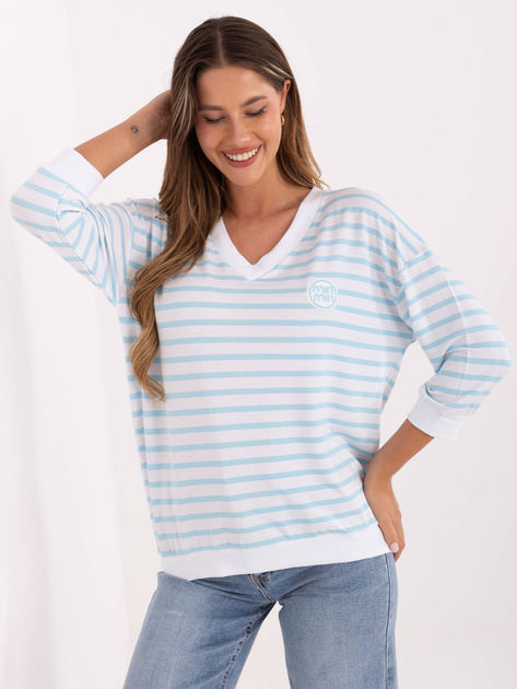 Biało-jasnoniebieska bluzka oversize z naszywką