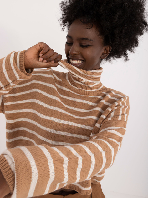 Hurtownia Camelowy krótki sweter golf w paski