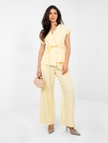 Pastelowy żółty komplet z ozdobnym guzikiem RUE PARIS 