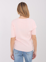 Jasnoróżowy sweter z miękkiej dzianiny