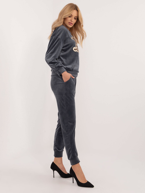 Hurtownia Grafitowy welurowy komplet damski z literą M