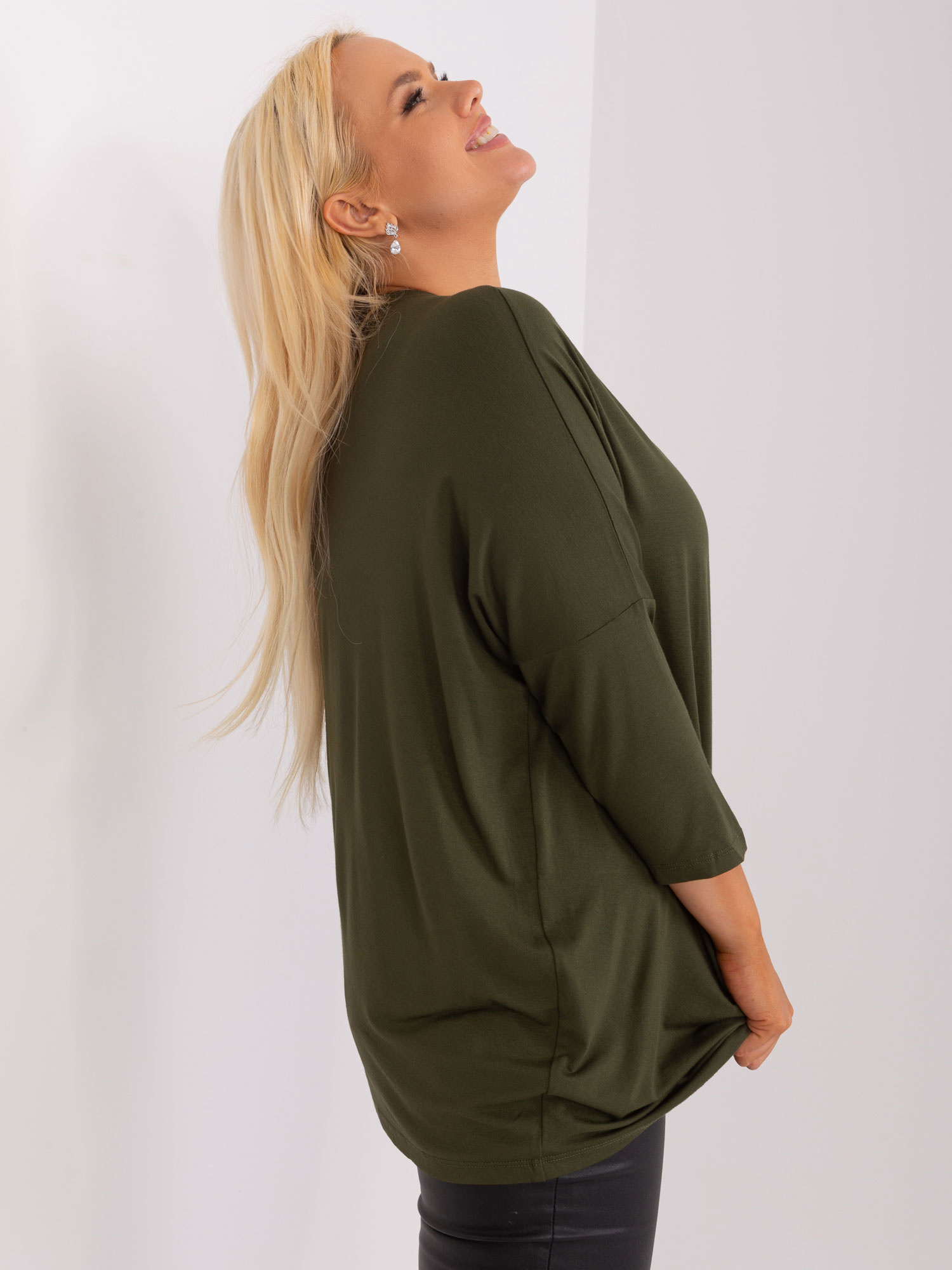 Khaki bluzka plus size basic z dekoltem V
